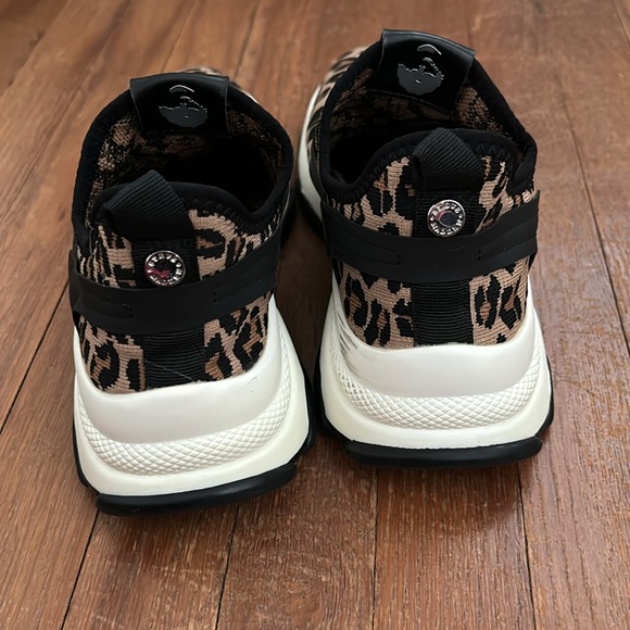 Steve Madden leopard print sneakers - Picture 3 of 8
